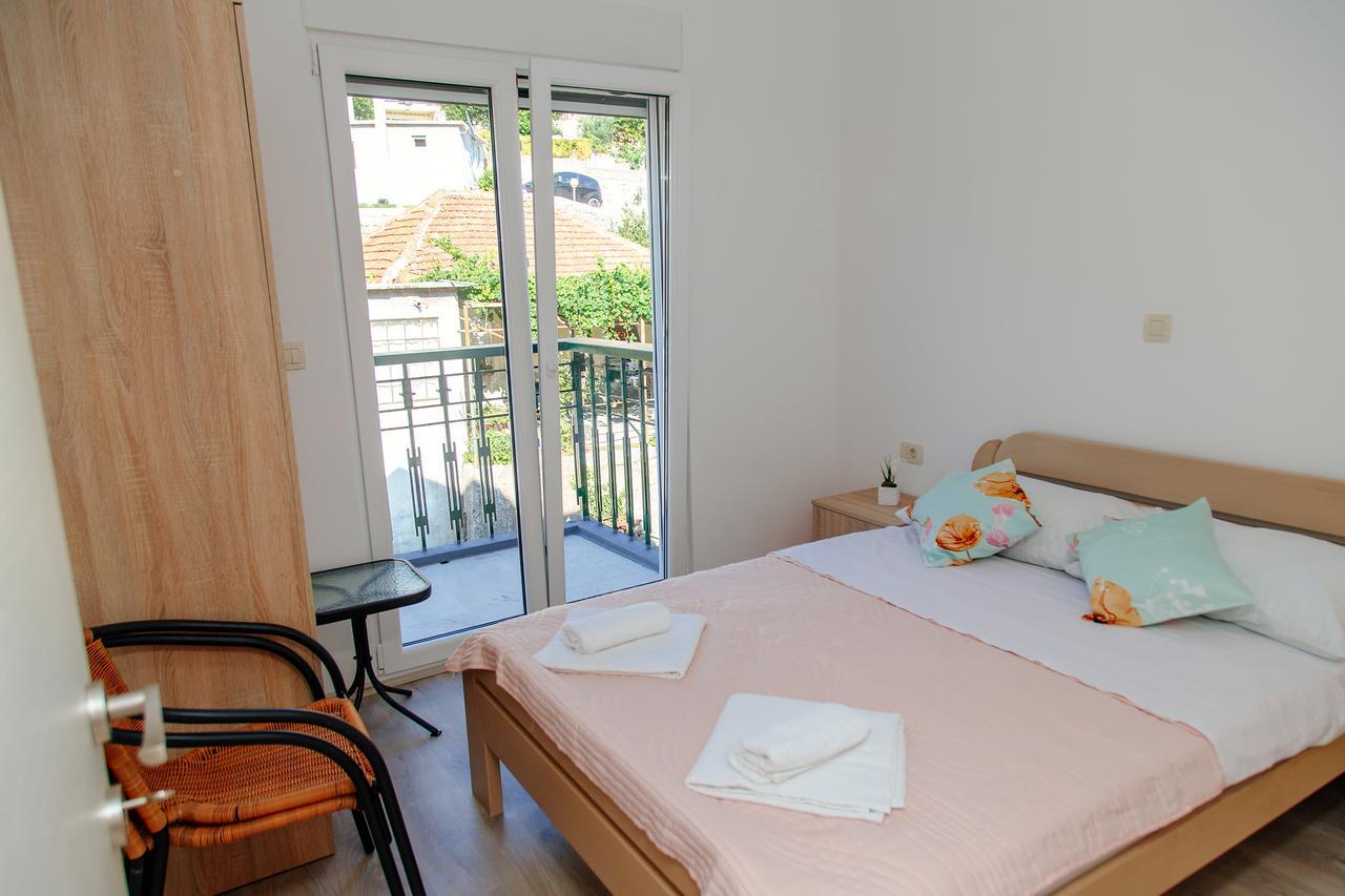 Apartmani Mozaici Рісан Екстер'єр фото
