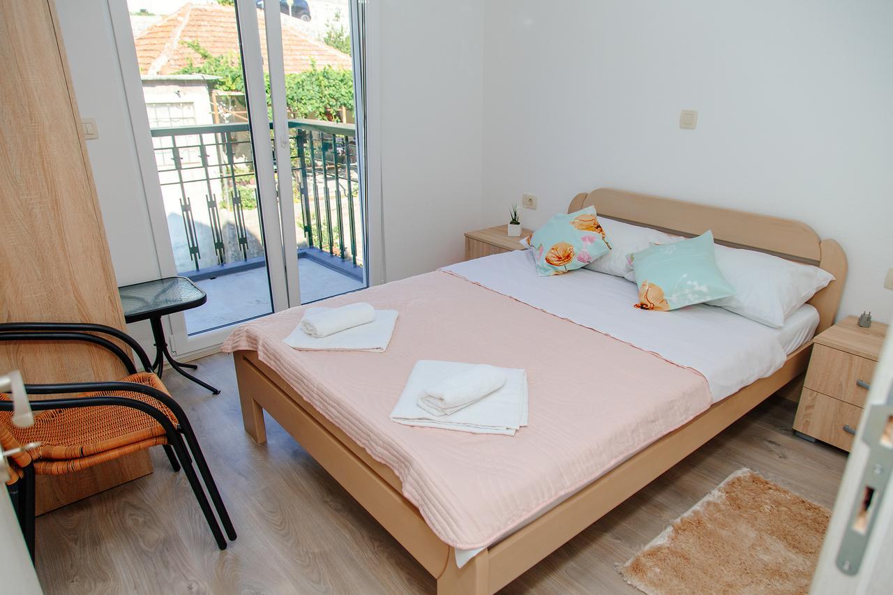 Apartmani Mozaici Рісан Екстер'єр фото