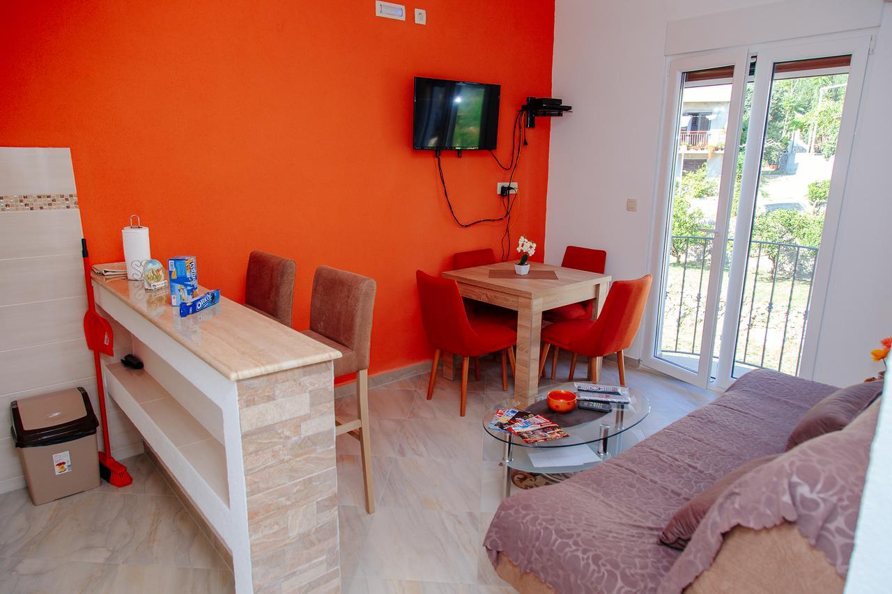 Apartmani Mozaici Рісан Екстер'єр фото